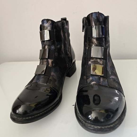 REMONTE Patent Leather Ankle Booties - Blue /Silver Camo,Mirrored Plates. 6.5-7 - Picture 4 of 14